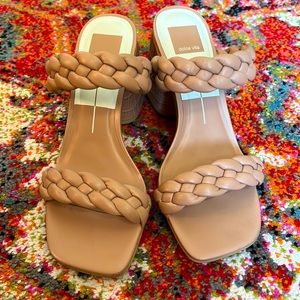 EUC Sz. 8 Dolce Vita Natie Sandal Light Brown